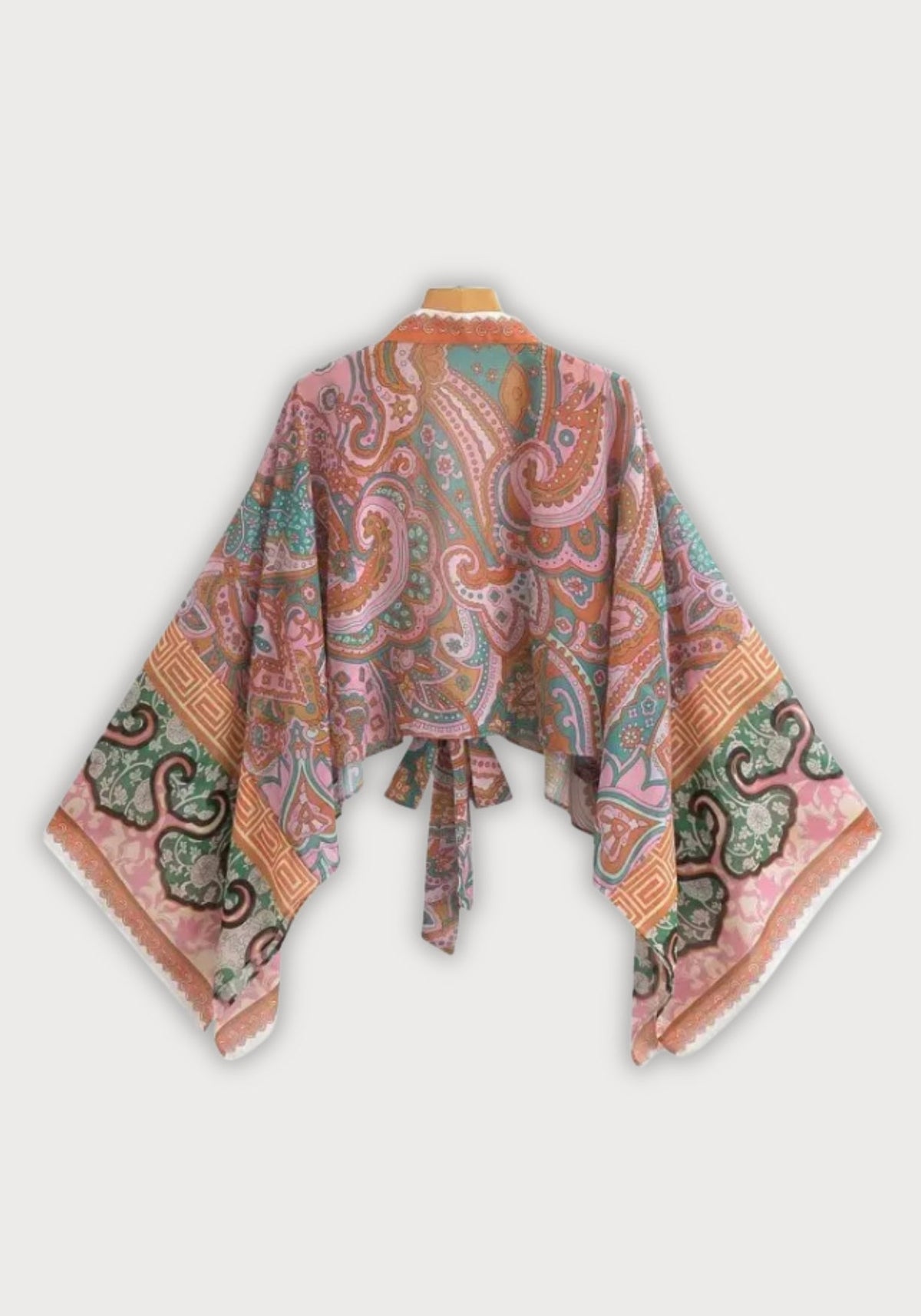 Kimono court rouge cache-cœur bohème